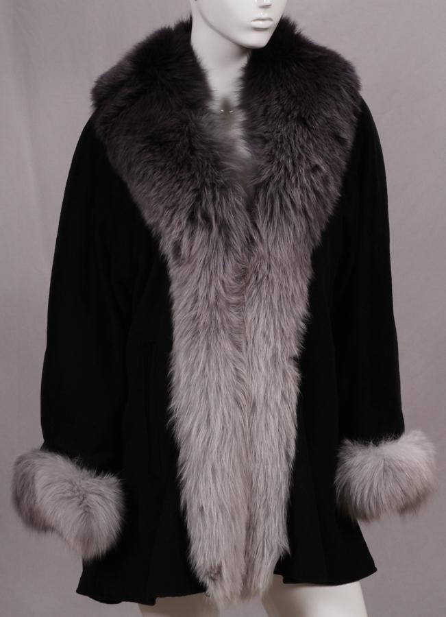 FOX COLLAR AND WOOL EVENING COAT, PARISIAN (1 of 5)