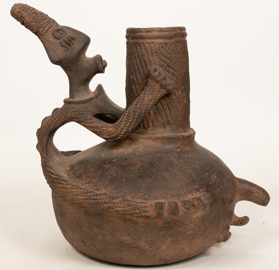 ZANDE, CONGO, AFRICAN TERRACOTTA CEREMONIAL POT 19TH C. (1 of 3)