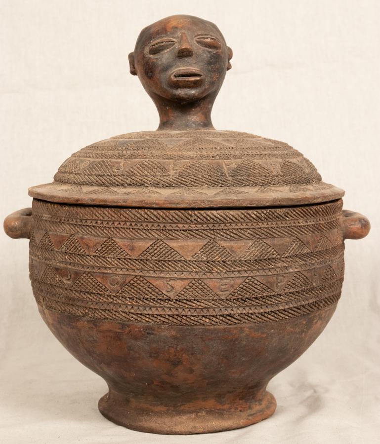 SONGYE, CONGO AFRICAN EARTHENWARE COVERED VESSEL, H (1 of 2)