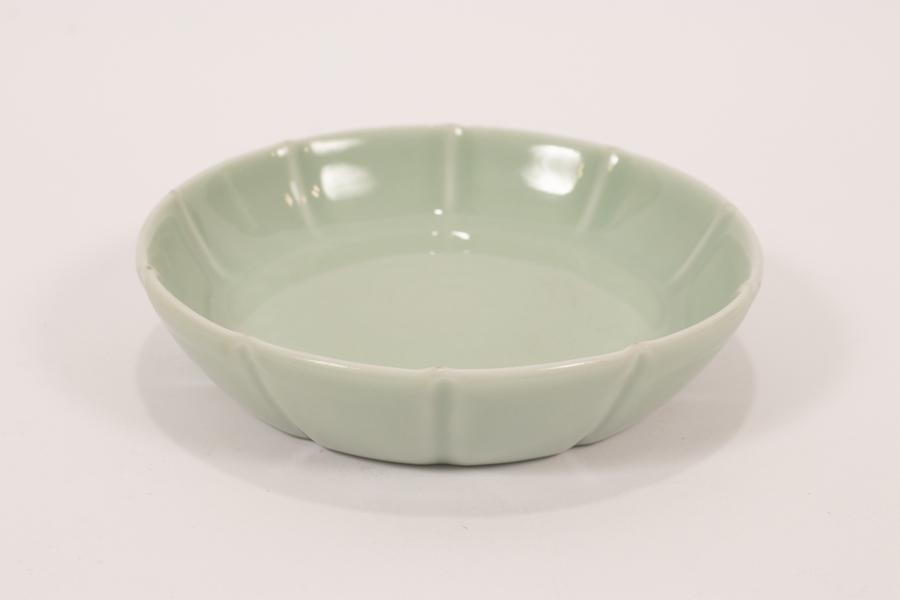 CHINESE CELADON PORCELAIN DISH, H 1.25", DIA 5.5" (1 of 3)