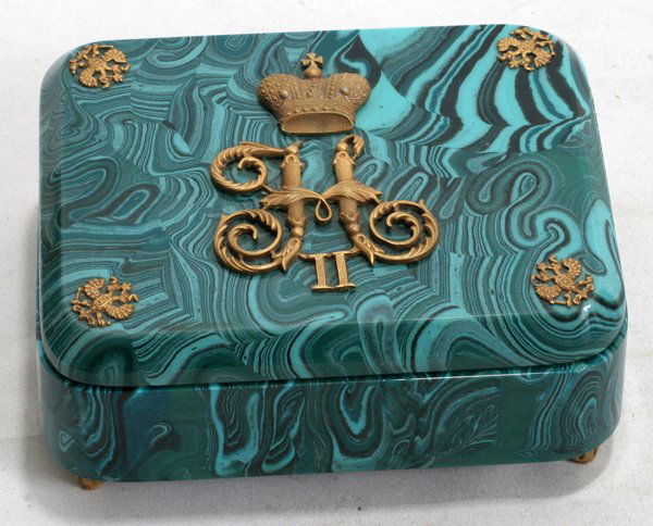 IMPERIAL RUSSIAN STYLE FAUX MALACHITE BOX, L 6": IMPERIAL RUSSIAN STYLE FAUX MALACHITE BOX, L 6":Rectangular shape with rounded corners, the removable cover features gilt metal mounts in the style of Imperial Russia motifs. Measures H.2 3/4" x 6" x