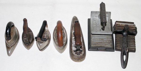 ANTIQUE IRONS & FLUTERS, SEVEN PIECES L 4" - 8": ANTIQUE IRONS & FLUTERS, SEVEN PIECES, L 4" - 8":includes five irons and two roller fluting irons;