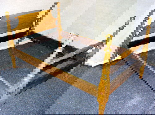 AMERICAN ANTIQUE, WALNUT TWIN SLEIGH BED: AMERICAN ANTIQUE, WALNUT TWIN SLEIGH BED, LATE 19 TH. C., H 42", W 50", L 79":