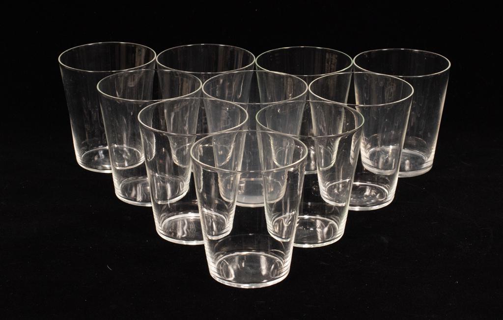 STEUBEN '7711' HIGHBALL GLASSES, 10 PCS, H 4.25": STEUBEN '7711' HIGHBALL GLASSES, 10 PCS, H 4.25" A collection of ten discontinued early Steuben '7711' highball glasses. Each marked "S" to the underside. From the collection of Frank H. and Nancy B.