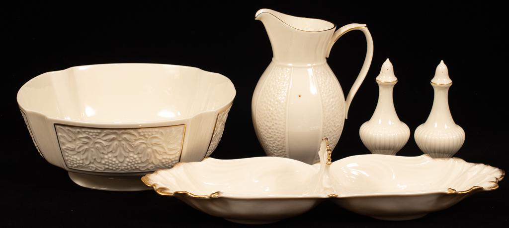 LENOX GOLD BAND PITCHER, SERVING BOWLS, SALT AND PEPPER: LENOX GOLD BAND PITCHER, SERVING BOWLS, SALT AND PEPPER 5 PCS. One water pitcher 7.5". One round serving bowl 10". One two-sided serving dish (pineapple design) L 16" x 5" Salt and pepper. Five pieces