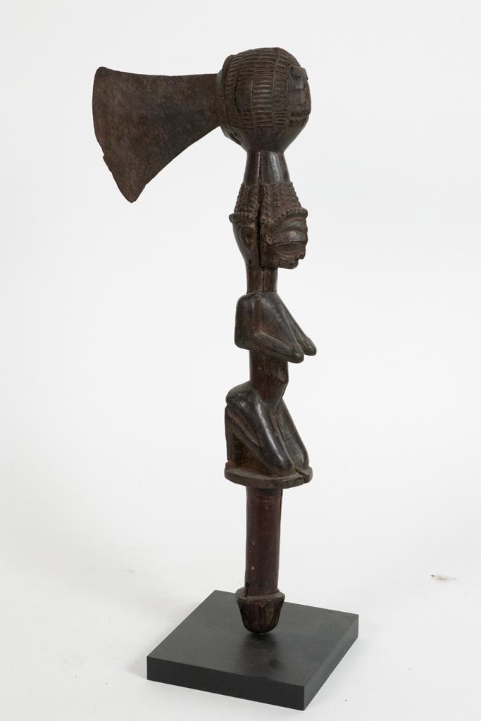 YORUBA, NIGERIA, AFRICAN CARVED WOOD AND METAL DANCE: YORUBA, NIGERIA, AFRICAN CARVED WOOD AND METAL DANCE STAFF (FEMALE KNEELING FIGURE) H 21" W 3.5" D 9.5" Kneeling Female Figure. Estate of Jack Faxon, Birmingham, MI. Michigan Senator and creator of th