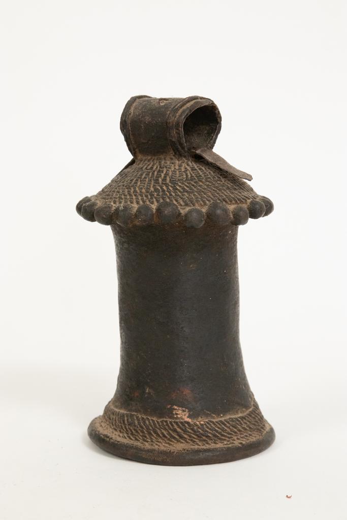 NIGER DELTA REGION, NIGERIA, AFRICAN, IRON BELL H 7": NIGER DELTA REGION, NIGERIA, AFRICAN, IRON BELL H 7" DIA 3.75"
