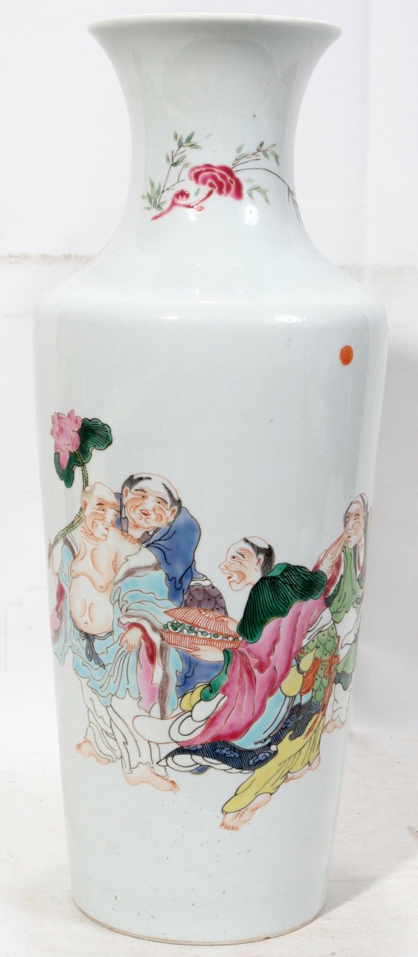 CHINESE PORCELAIN VASE, H 18", DIA 7": CHINESE PORCELAIN VASE, H 18", DIA 7":Having a white ground which is decorated with a single scene in which a large collection of four figures are gathered together at one side. No apparent markings.