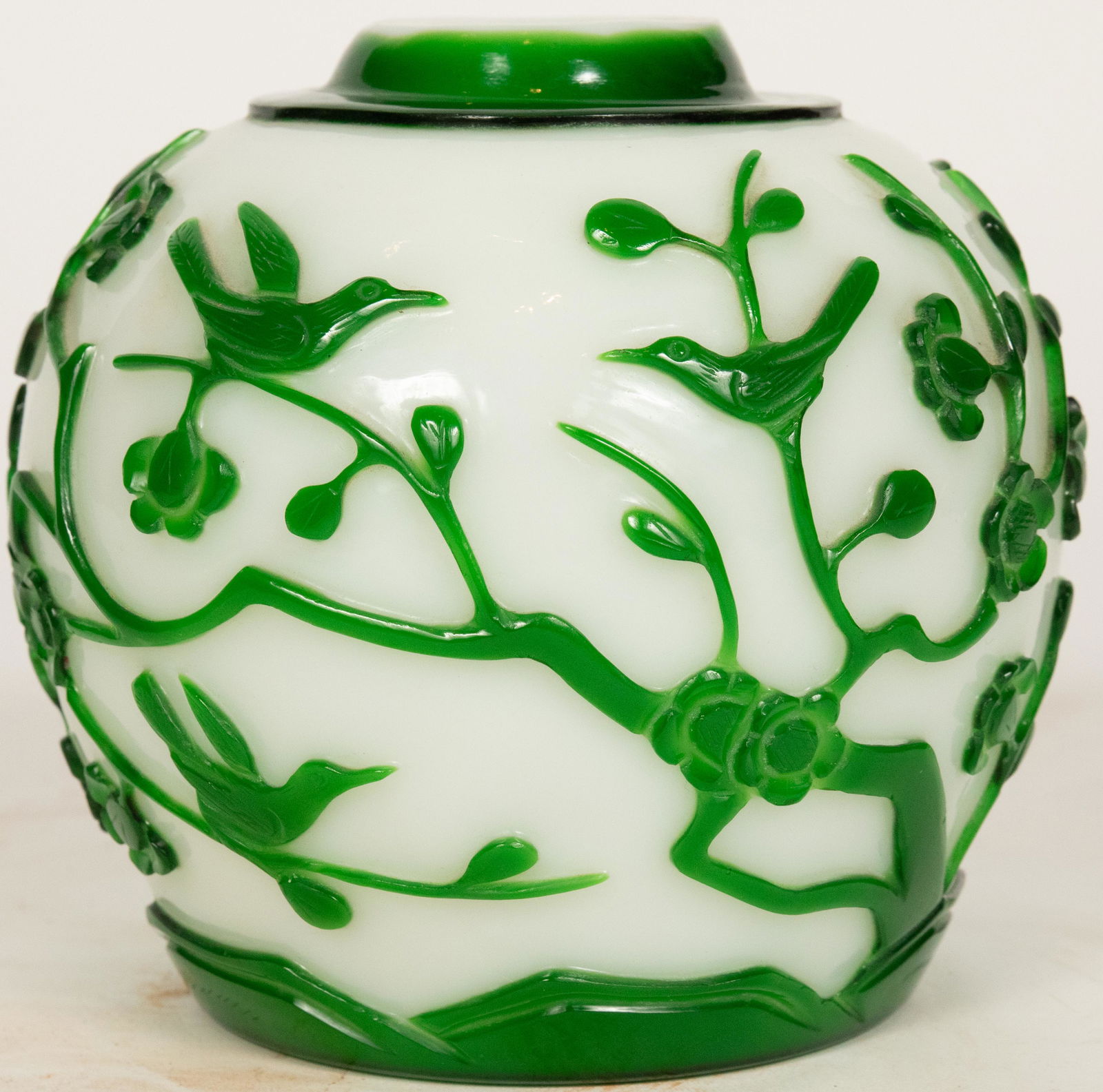 CHINESE CAMEO GLASS GINGER JAR  H 5.25 DIA 5.5 FLORAL (1 of 3)