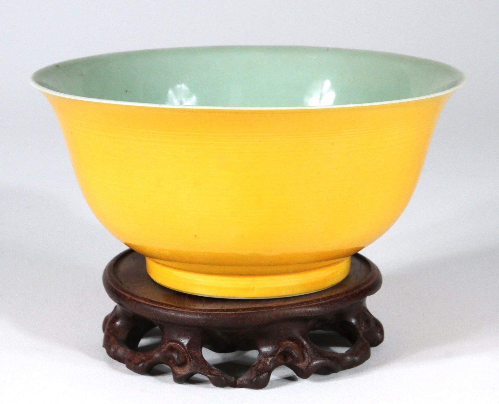 CHINESE YELLOW GLAZED PORCELAIN BOWL H 2.5" DIA 5.5" (1 of 4)