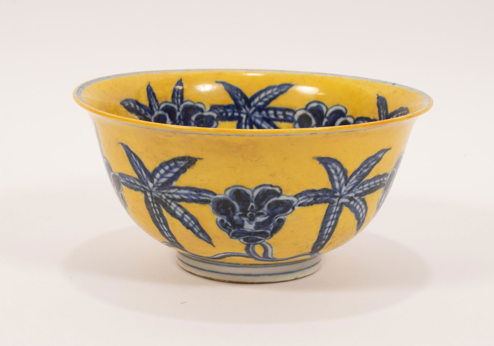 CHINESE MING-STYLE PORCELAIN BOWL, H 4", DIA 8.25" (1 of 6)