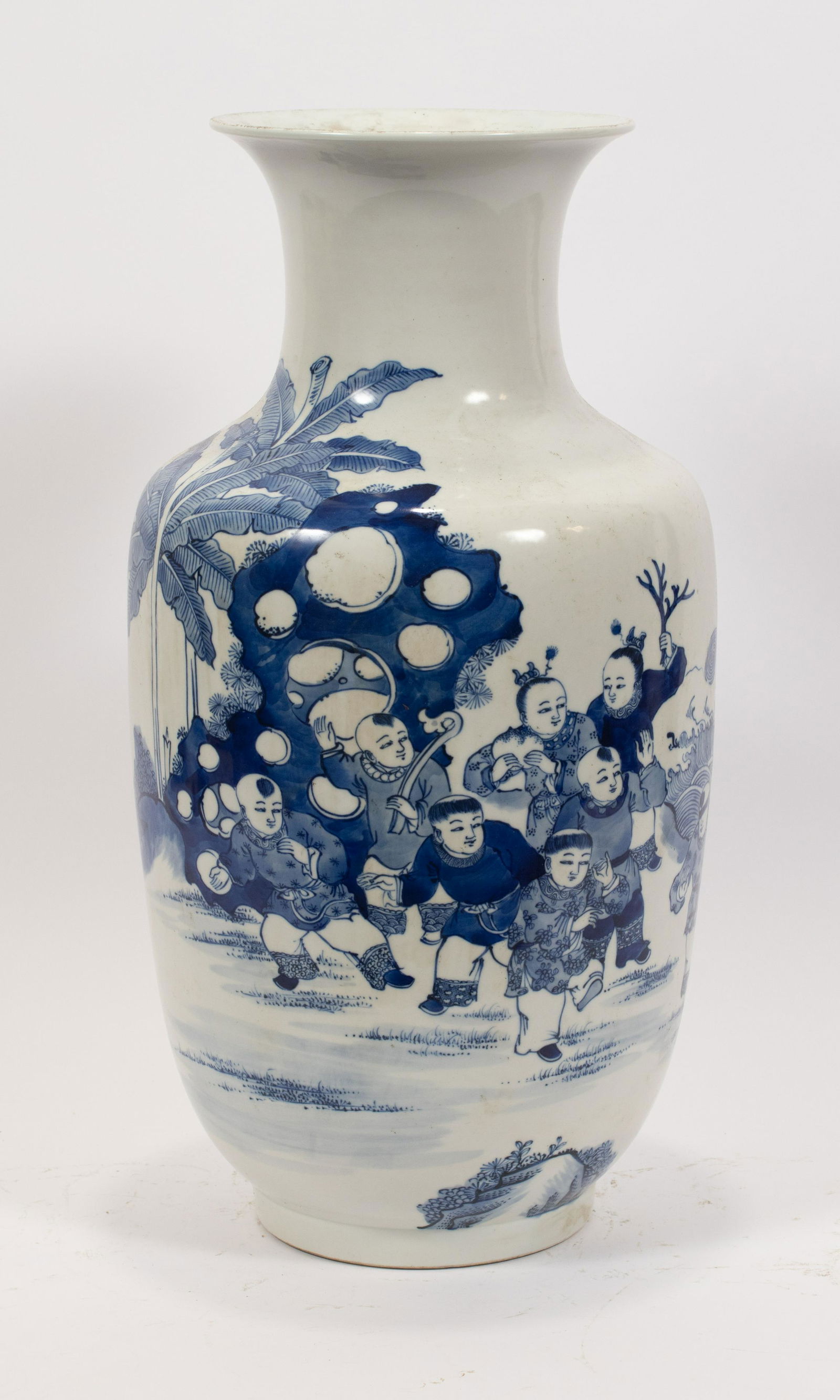 CHINESE BLUE AND WHITE PORCELAIN VASE, H 19", DIA 10" (1 of 4)