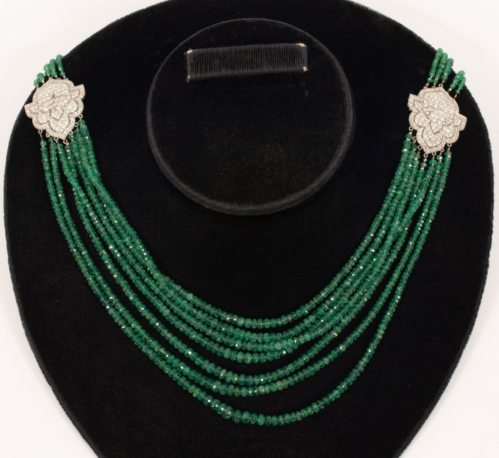 DIAMOND AND EMERALD  NECKLACE (1 of 10)