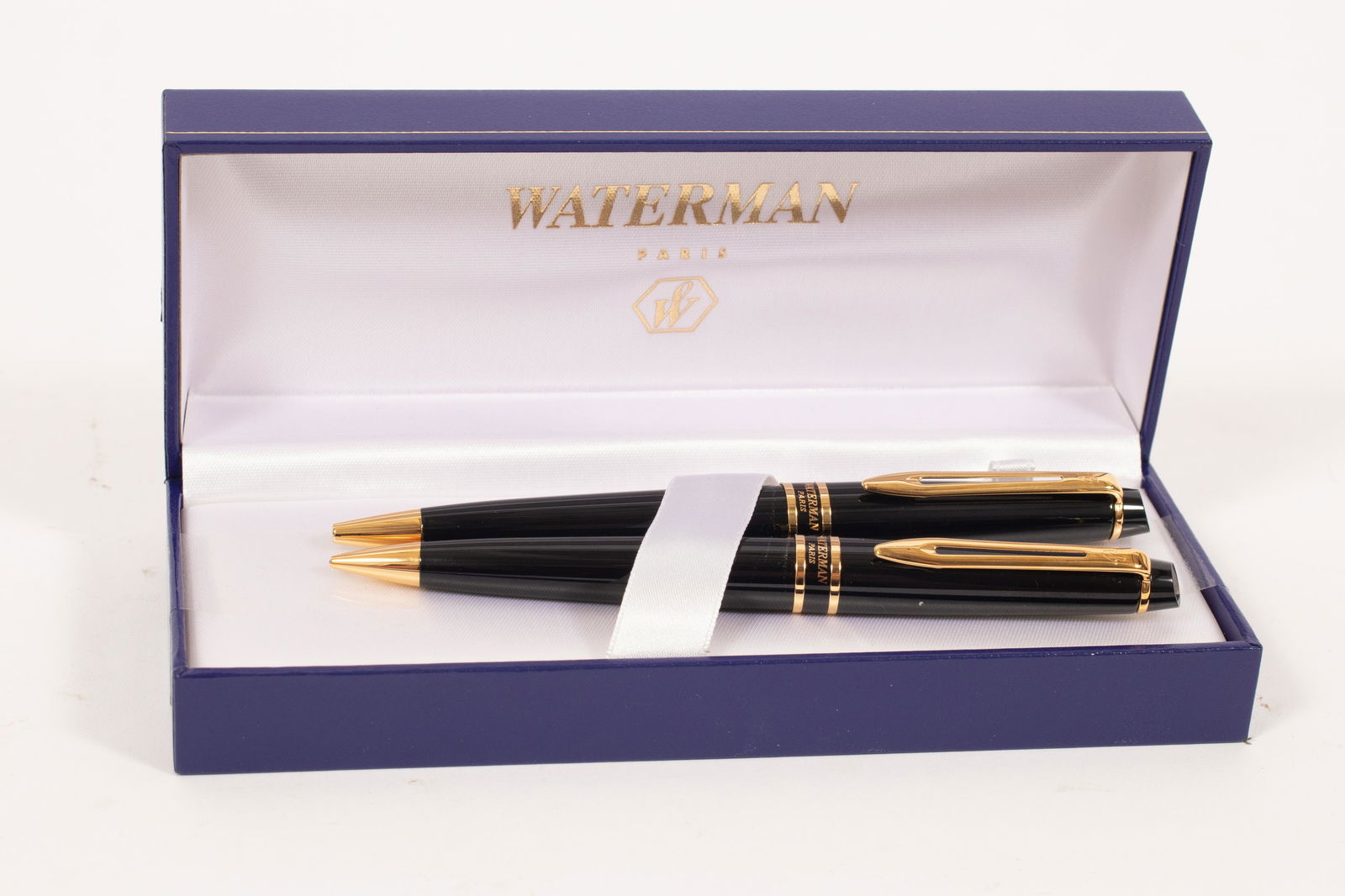 WATERMAN, PARIS, PEN AND PENCIL SET (1 of 6)