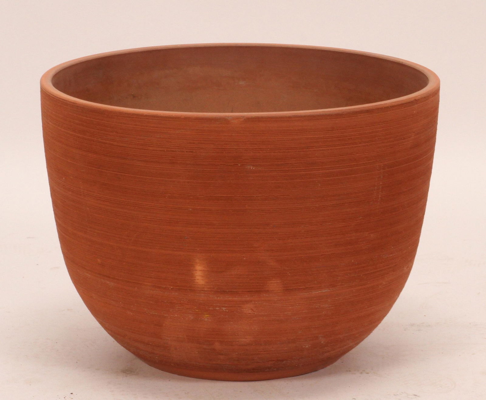CERAMIC LARGE CLAY POT H 14" DIA 19" (1 of 2)