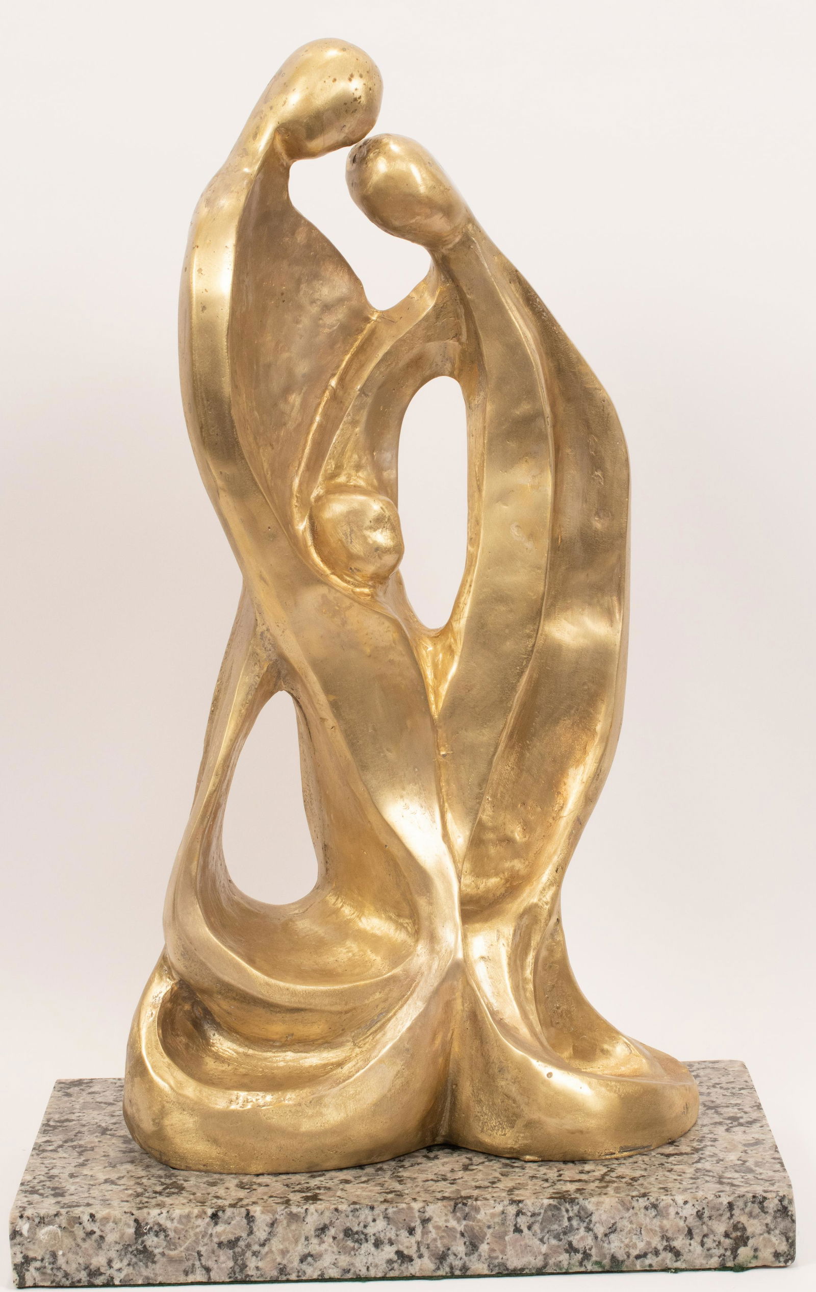 JACQUES LIPCHITZ (AMER/FRANCE, 1891-1973) ORIGINAL GILT: JACQUES LIPCHITZ (AMER/FRANCE, 1891-1973) ORIGINAL GILT BRONZE, SCULPTURE H 19.2", W 10", FAMILY MAGNIFICENT A limited edition gilt bronze sculpture by Jacques Lipchitz. Depicting abstract figure form
