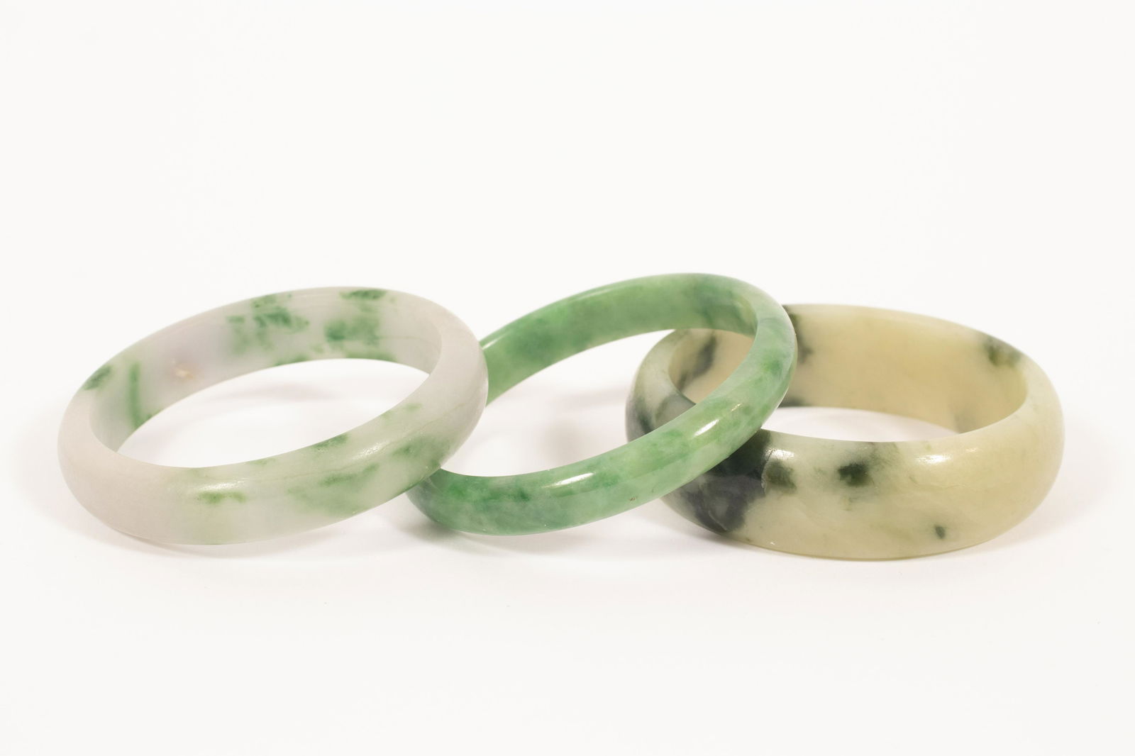 JADE BANGLE BRACELETS, THREE DIA 2.5" - 2.7" (1 of 8)