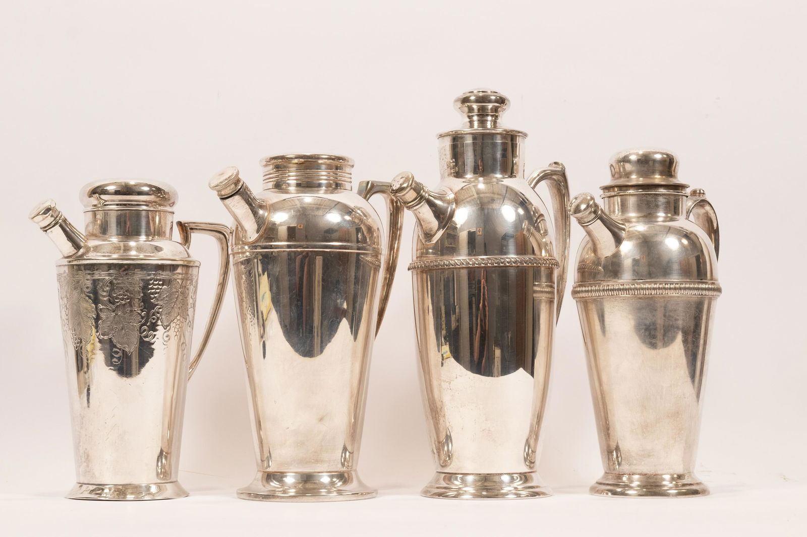 SILVER PLATE COCKTAIL SHAKERS LOT OF 4 H 10" - 13" (1 of 8)