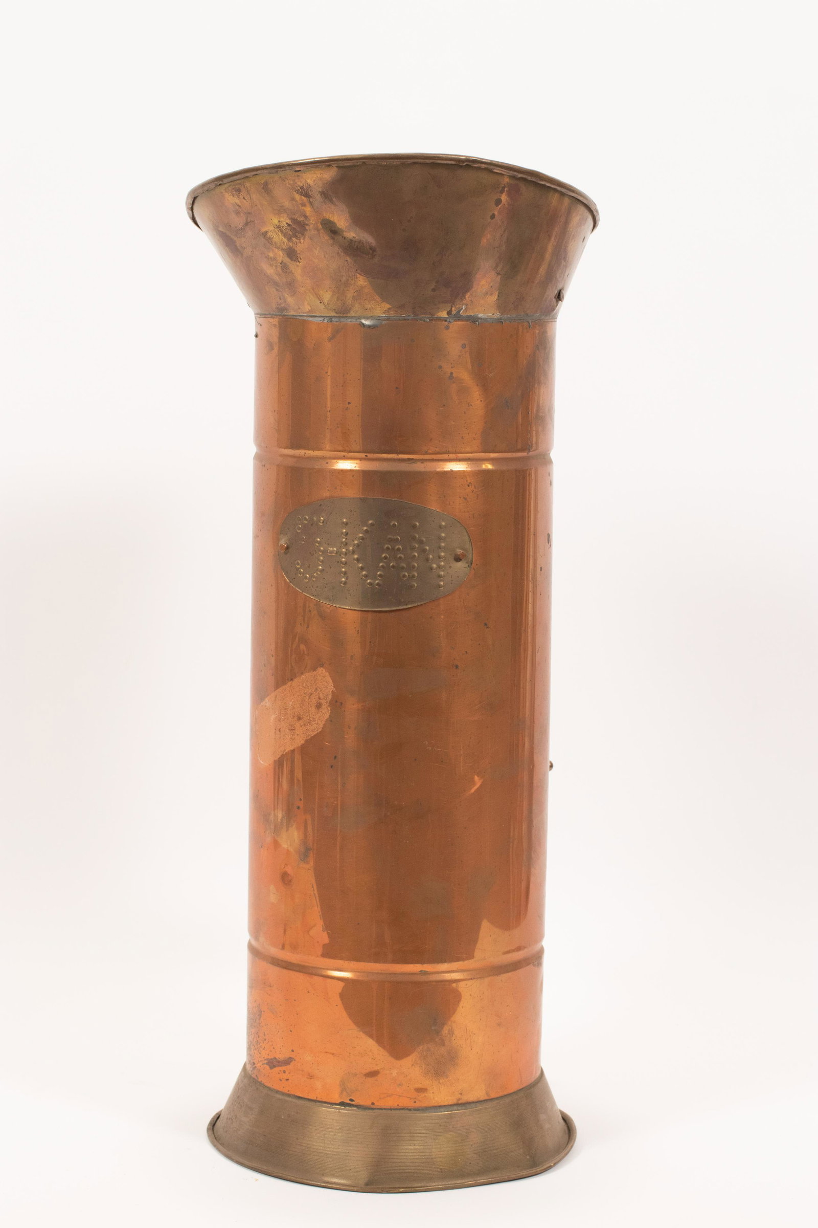 COPPER PITCHER, H 21", DIA 8": COPPER PITCHER, H 21", DIA 8"A copper pitcher with stoneware handle.