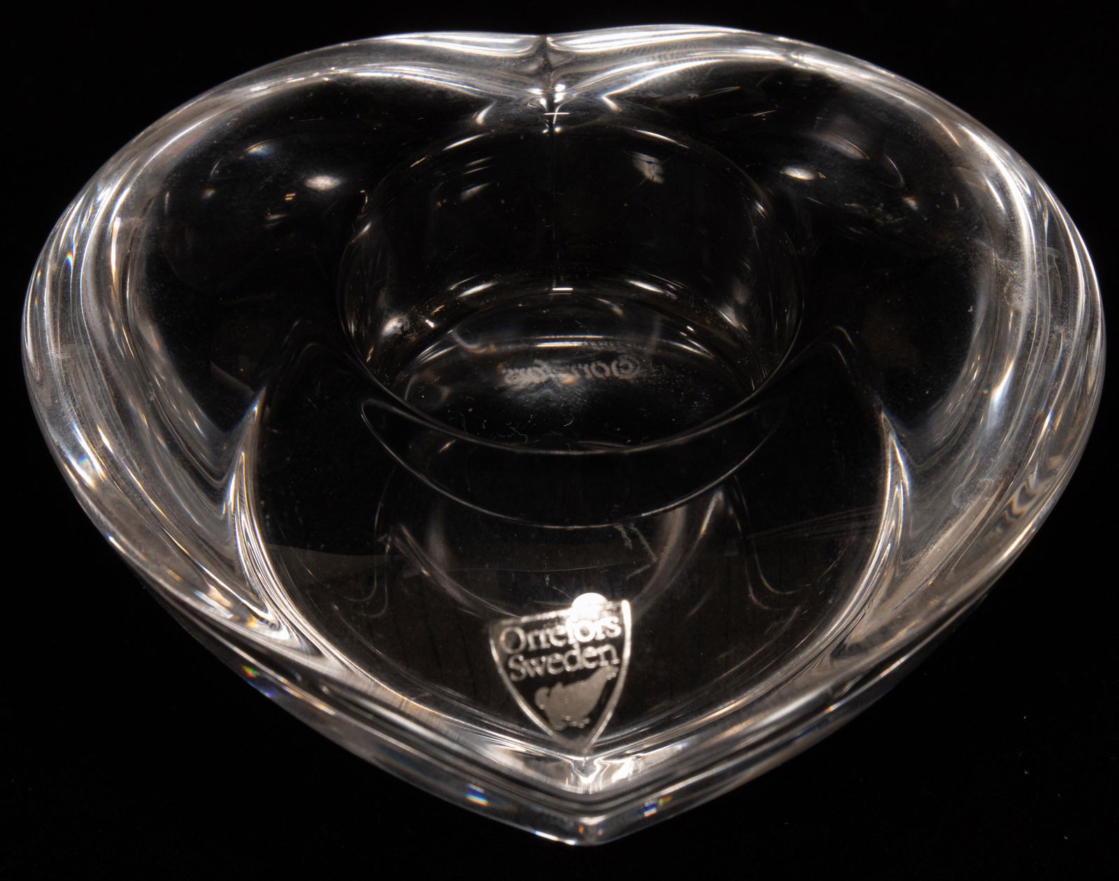 ORREFORS GLASBRUK (SWEDISH, ESTABLISHED 1898) HEART (1 of 2)