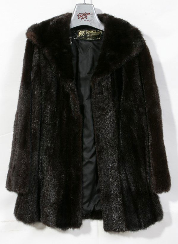 TORONTO FURS MINK JACKET, H 31", W 21": TORONTO FURS MINK JACKET, H 31", W 21":Interior label reads "Toronto Furs K. Bouyotonoules 1. Philhellinon Str. Platia Syntagmatos Athens-Greece Tel. 3221-980". Interior monogram of "G L (in script) G