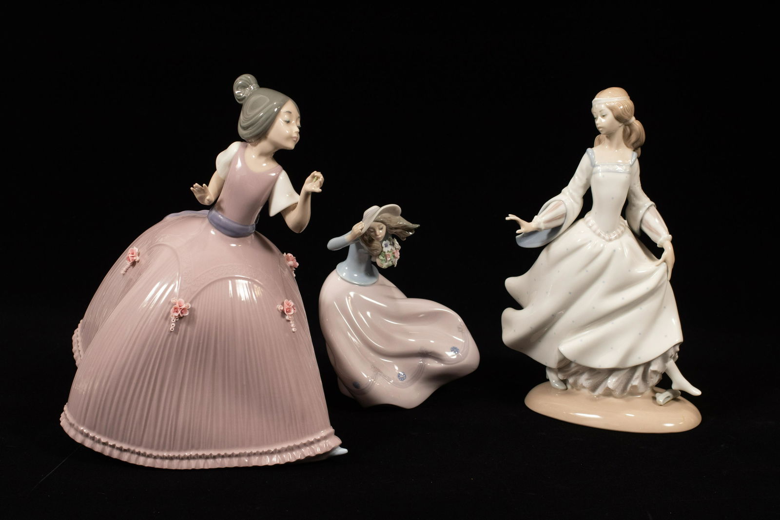 LLADRO PORCELAIN FIGURES, LADIES 3 H 11", 9", 6" (1 of 10)