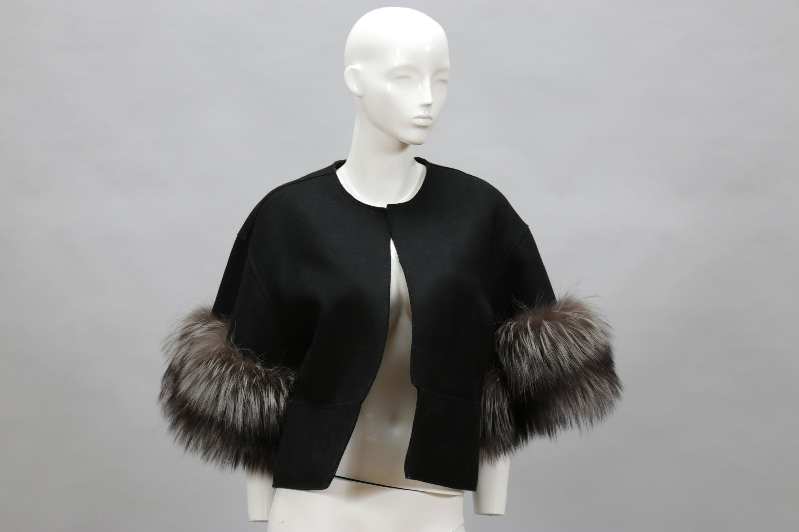 CAROLINA HERRERA, FOX FUR CUFFS, WOOL CAPE  L 21" (1 of 5)