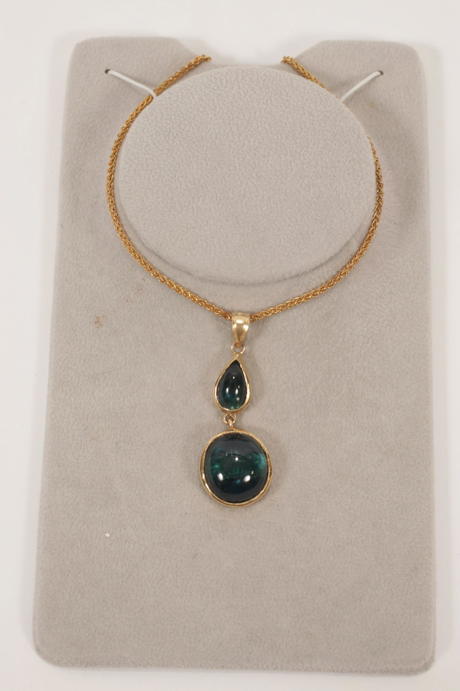 3.28CT PEAR CUT PARIBA TOURMALINE &  18.32CT OVAL CUT (1 of 6)