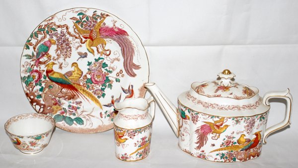 ROYAL CROWN DERBY 'OLDE AVESBURY' TABLEWARE, : ROYAL CROWN DERBY 'OLDE AVESBURY' PATTERN PORCELAIN TABLEWARE, DIA 2" - 10":Including one tea pot, H 7", L 12"; one plate, Dia. 10 1/2"; one creamer, Dia. 4 3/4" and one cup without handles, Dia. 2"