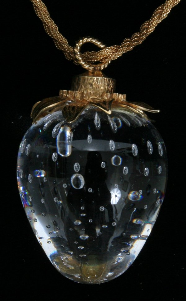 STEUBEN GLASS PENDANT & 14KT GOLD NECKLACE, : STEUBEN GLASS STRAWBERRY PENDANT & 14KT GOLD NECKLACE, L 23":Originally designed by Donald Pollard & Earl Stampp in 1977, number 1055; a glass strawberry pendant with gold mount, signed "S", L.1 1/2",
