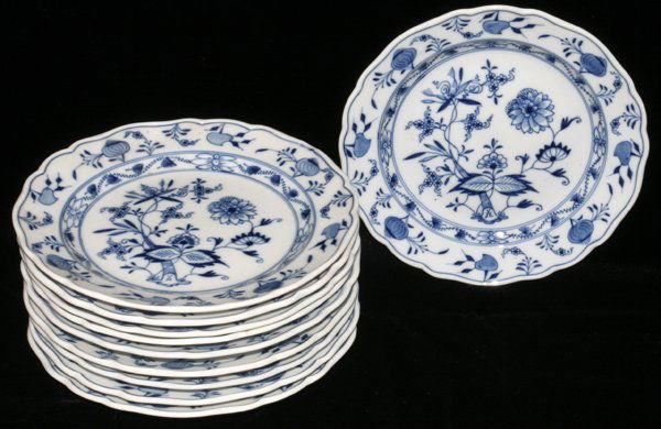 MEISSEN 'BLUE ONION' PORCELAIN SOUP PLATES (10): MEISSEN 'BLUE ONION' PORCELAIN SOUP PLATES (10), DIA 7":Scallop edge. From the Estate of Arnold Hoffman, Grosse Pointe.