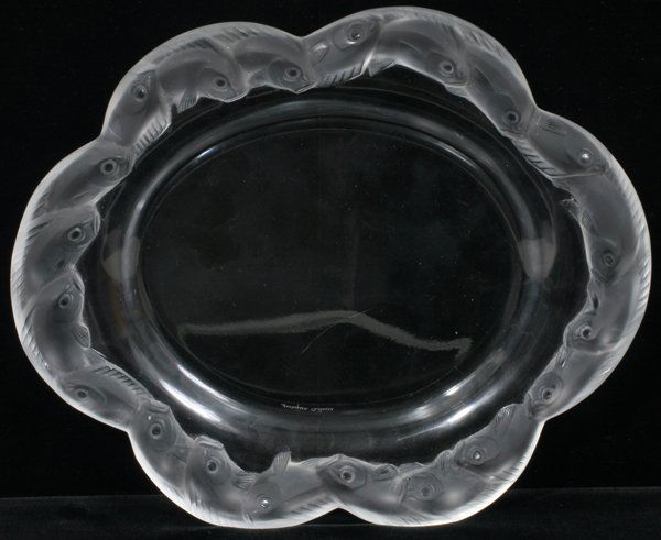 LALIQUE CRYSTAL CENTERPIECE, FISH DESIGN, W 9": LALIQUE CRYSTAL CENTERPIECE, FISH DESIGN, W 9", L 10 3/4":Clear center with fish along the edge of scalloped centerpiece.