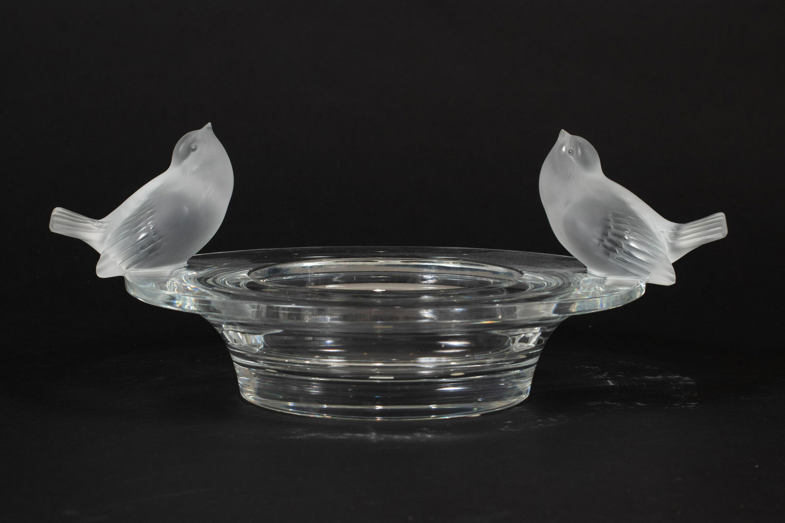 LALIQUE GLASS CENTERPIECE BOWL WITH 2 BIRDS H 6.5", DIA (1 of 3)