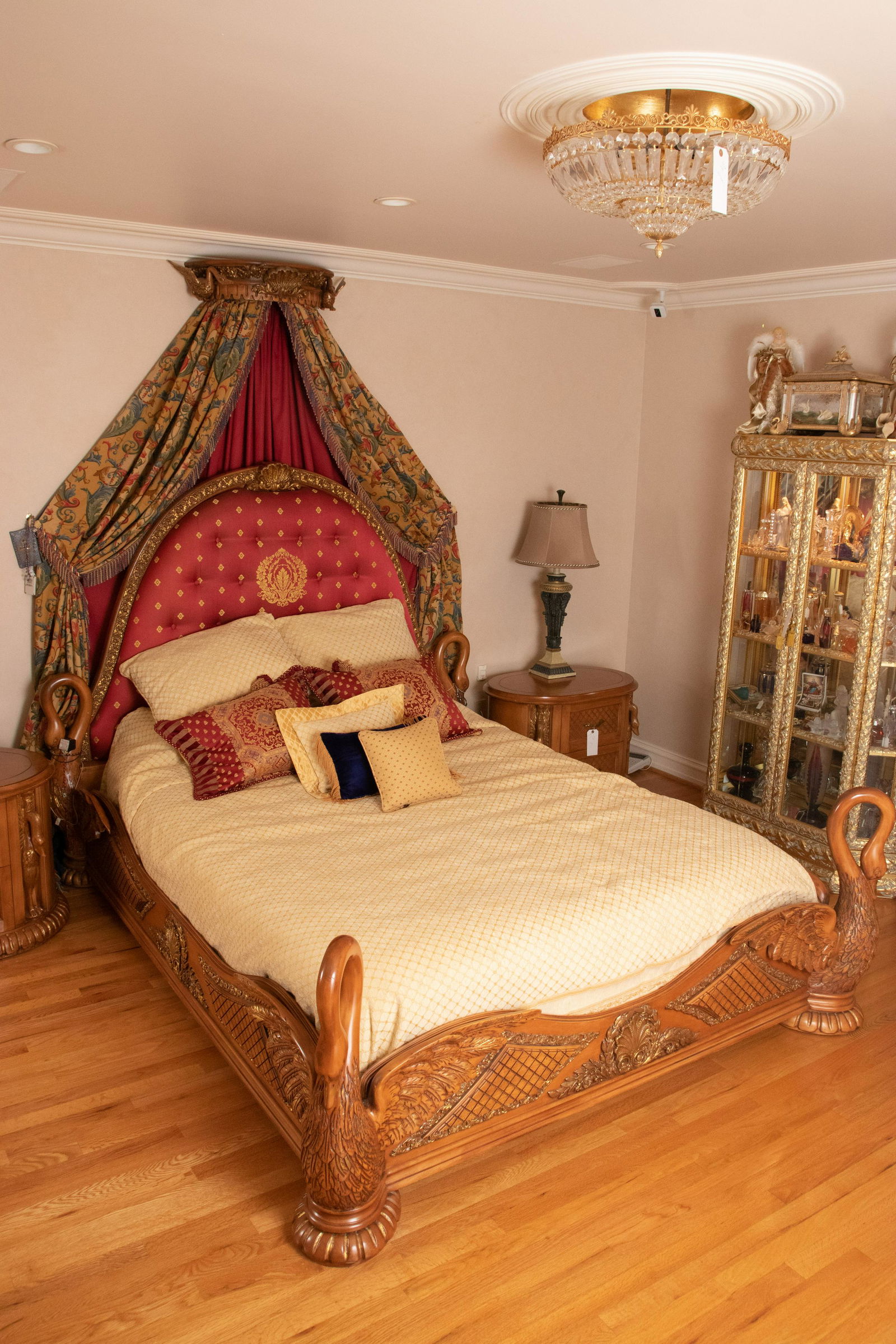 PHYLLIS MORRIS, QUEEN SIZE, SWAN DETAIL WALNUT BED, (1 of 4)