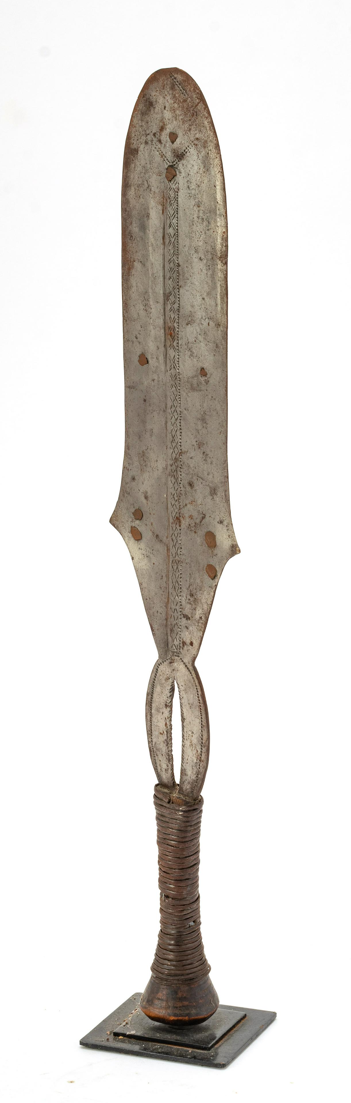 AFRICAN METAL SPEAR H 21" (1 of 2)
