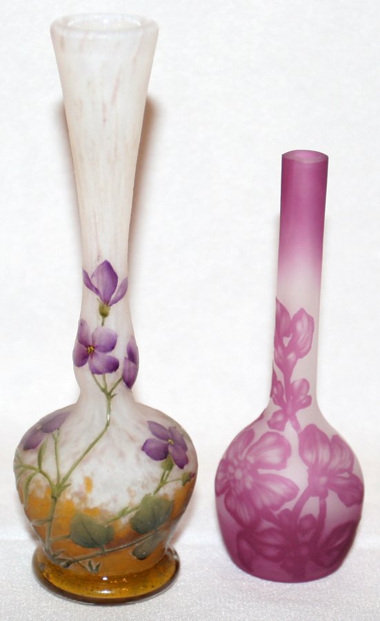 FRENCH CAMEO GLASS VASES (2), H 5 1/2" & 4 1/2": FRENCH CAMEO GLASS VASES (2), H 5 1/2" & 4 1/2":Stick neck signed Creyiere, Nancy 4 1/2" and stick neck signed Daum Nancy. Modern. From the collection of Helen W. Korman of Toledo, Ohio and San Diego,