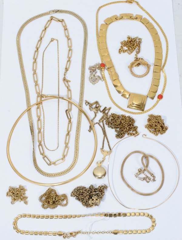 GOLD FILLED & COSTUME NECKLACES (20): GOLD FILLED & COSTUME NECKLACES (20):Assorted styles, including Monet.