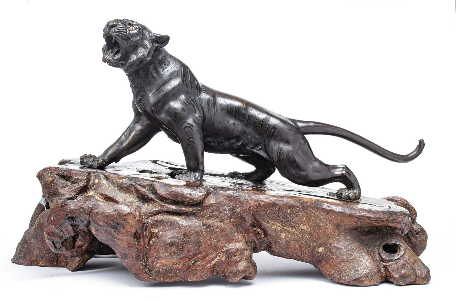 JAPANESE BRONZE TIGER, SIGNED MEIJI PERIOD (1 of 6)
