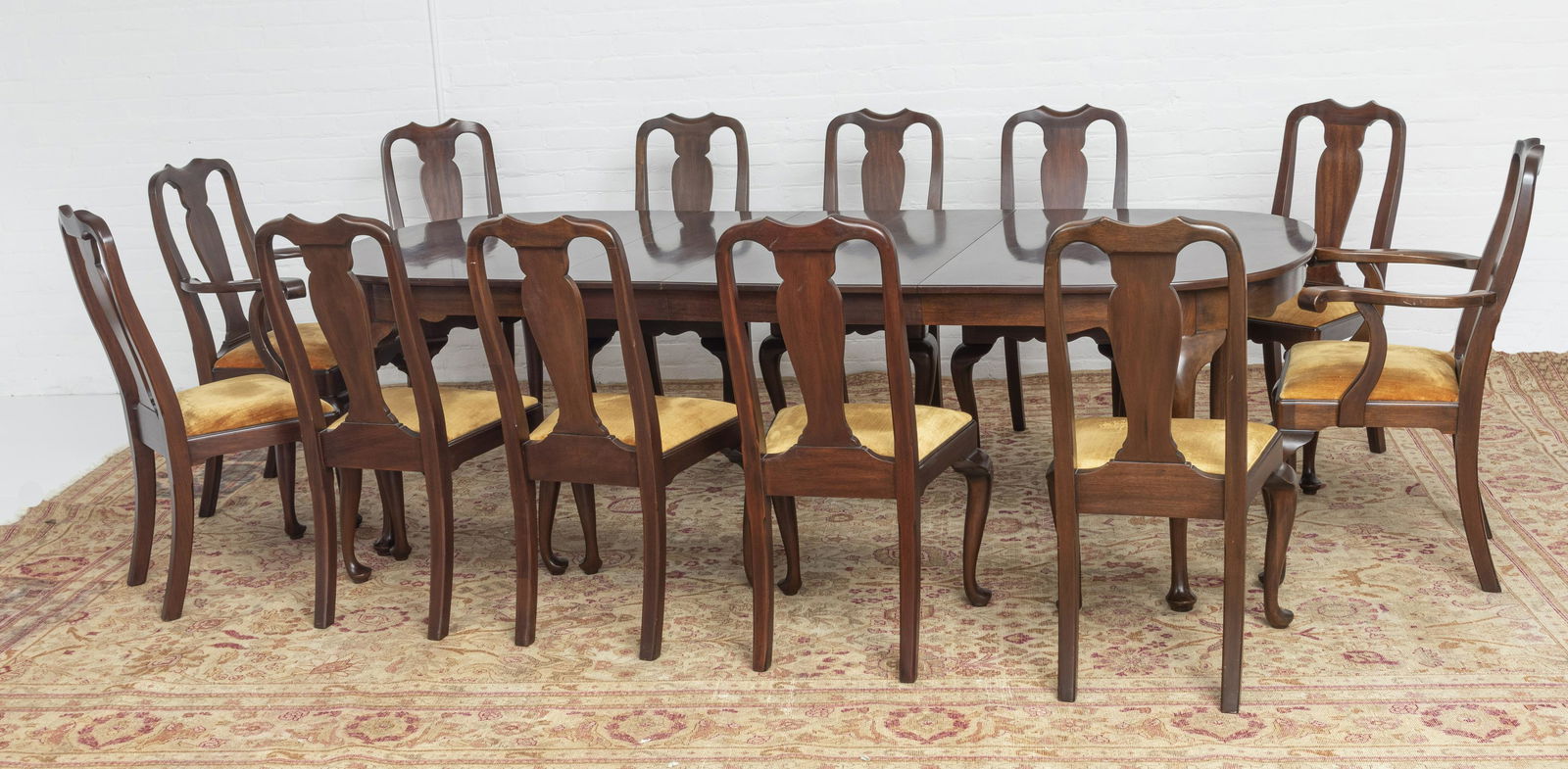 HENKEL HARRIS MAHOGANY DINING TABLE & CHAIRS (1 of 9)