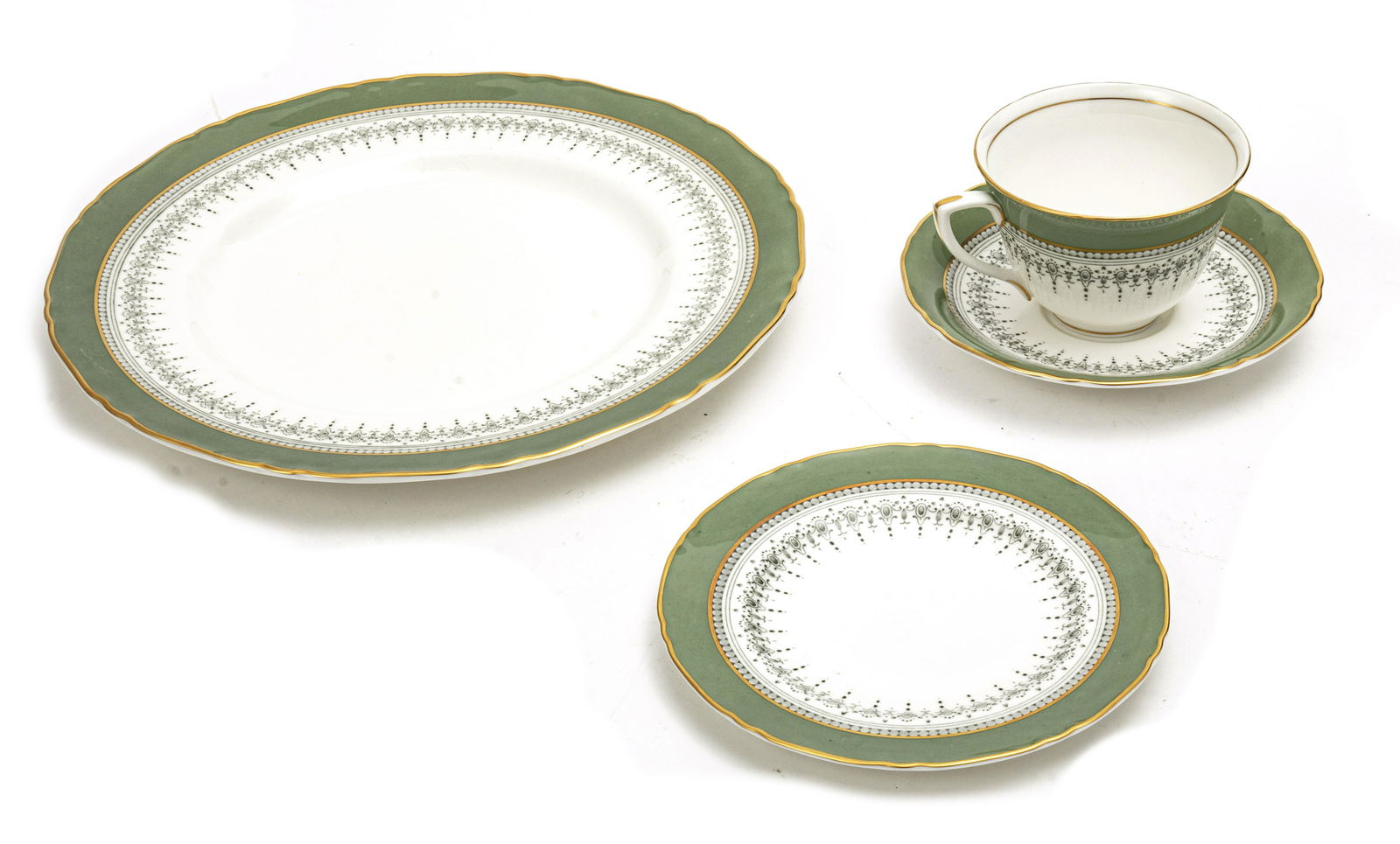 ROYAL WORCESTER "REGENCY" GREEN DINNER SERVICE (1 of 3)