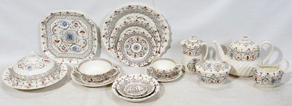 COPELAND SPODE 'FLORENCE' DINNER SERVICE, 86: COPELAND SPODE 'FLORENCE' DINNER SERVICE, 86 PIECES:Including 8 plates 10 1/4", 8 dessert plates 9", 8 bread plates 6", 7 salad plates 8", 6 tea cups, 8 crème soups, 8 crème soup saucers, 8 fruit di