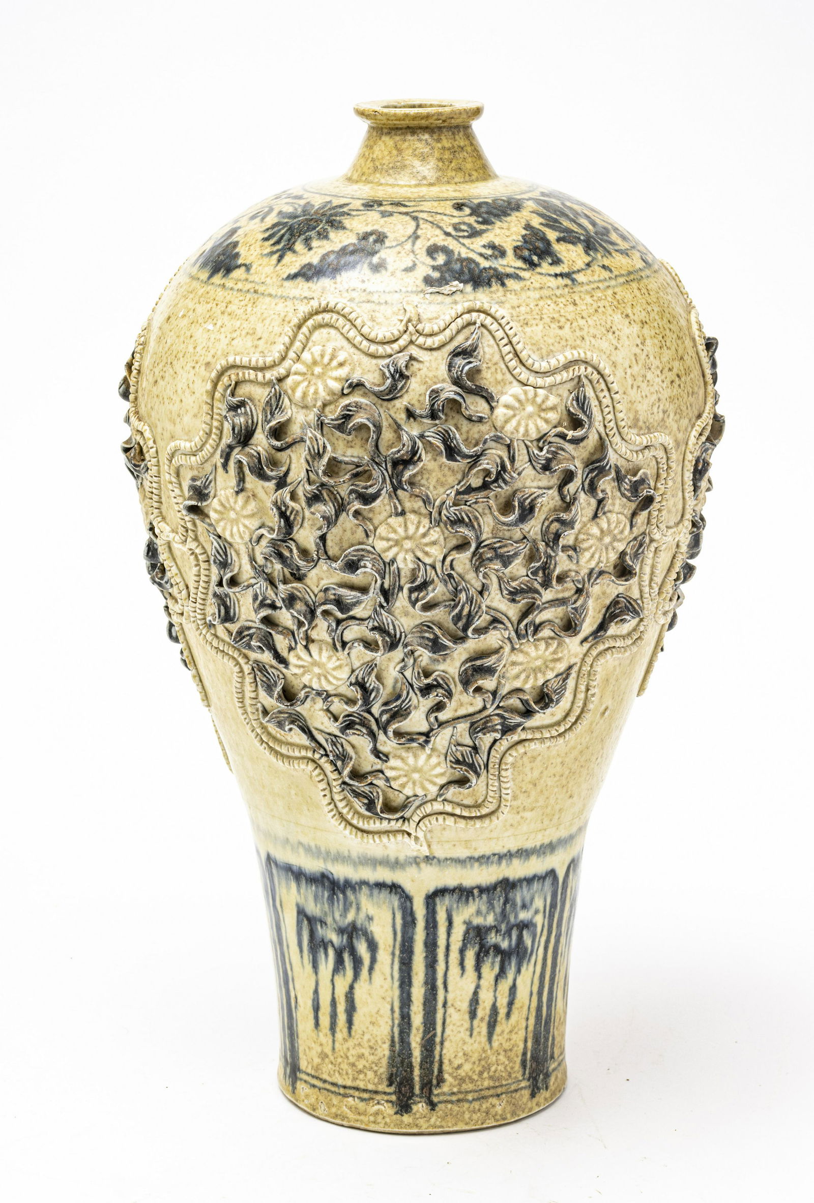 CHINESE HIGH RELIEF POTTERY VASE H 18" W 11" (1 of 4)