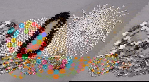 ROBÉRT, MAJORICA & ERWIN PEARL COSTUME JEWELRY: ROBÉRT, MAJORICA, ERWIN PEARL, & OTHER COSTUME FAUX PEARL AND BEAD NECKLACES AND EARRING PAIR, 7PCS.:Including 1 Majorica faux pearl double strand necklace L 25"; 1 Edwin Pearl ruby crystal necklace