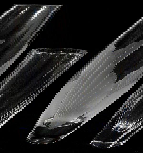 ORREFORS AND LENOX CRYSTAL VASES, TWO, H 9", 6": ORREFORS AND LENOX CRYSTAL VASES, TWO, H 9", 6":Two crystal vases. Both signed. Orrefors is hexagonal.