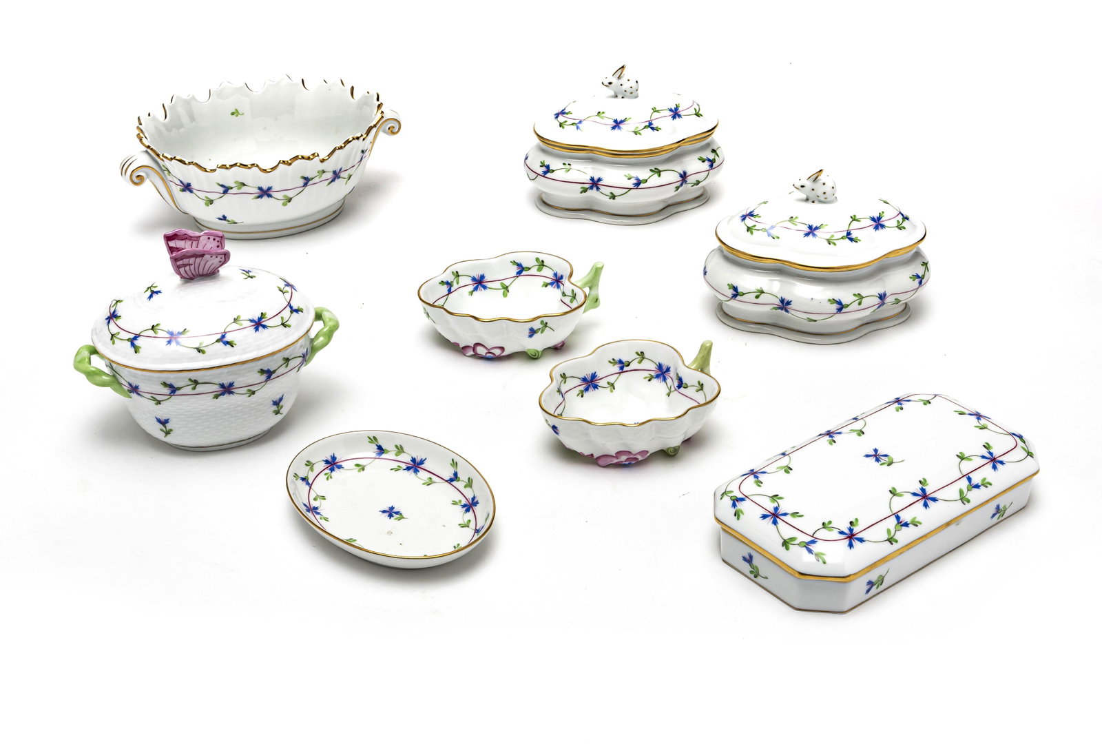 HEREND 'BLUE GARLAND' PORCELAIN DISHES, BOWLS: HEREND 'BLUE GARLAND' PORCELAIN CASSEROLES, DISHES, BOX & BOWLS, 8 PCS, W 4"-7" A collection of eight Herend 'Blue Garland' porcelain articles. Includes three covered casseroles (H 3.75"-4.5"), one bo