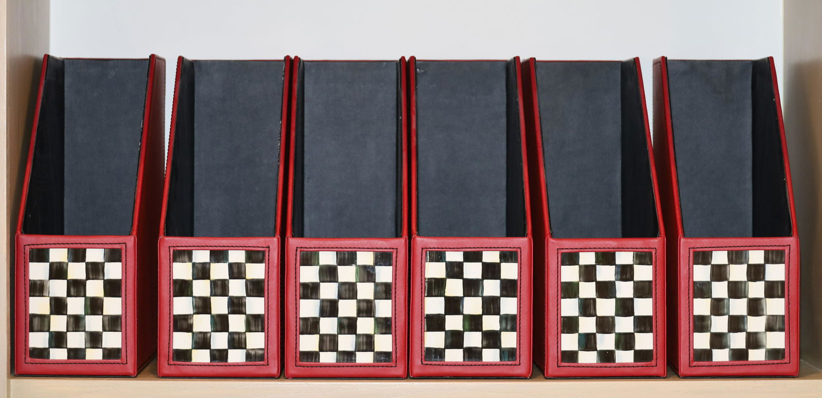 MACKENZIE-CHILDS (AMERICAN) MAGAZINE/BOOK HOLDERS (1 of 1)