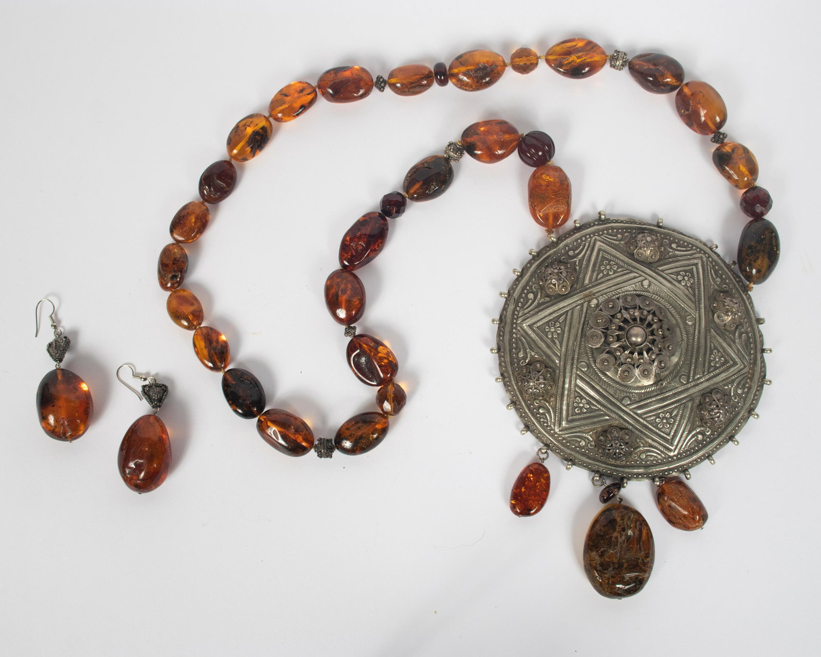 ASIAN UNMARKED SILVER & AMBER NECKLACE & EARRINGS, L (1 of 1)