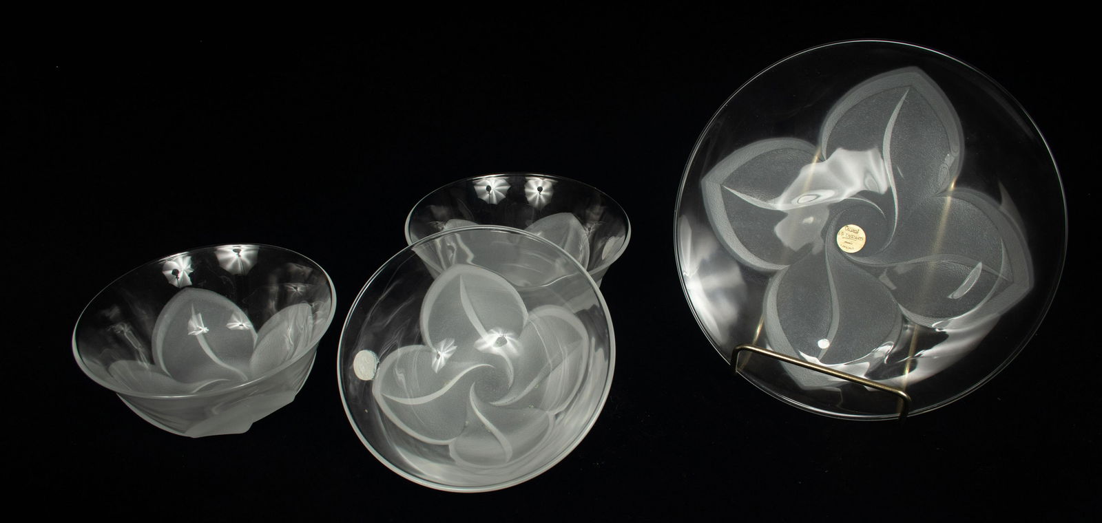 J.G. DURAND 'SATINE' CRYSTAL DESSERT PLATES & BOWLS, 22 (1 of 6)