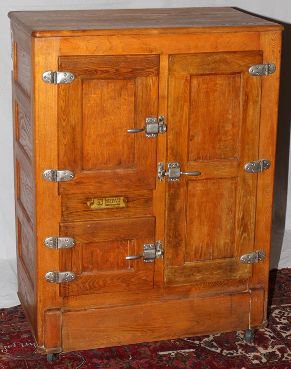 leonard cleanable icebox