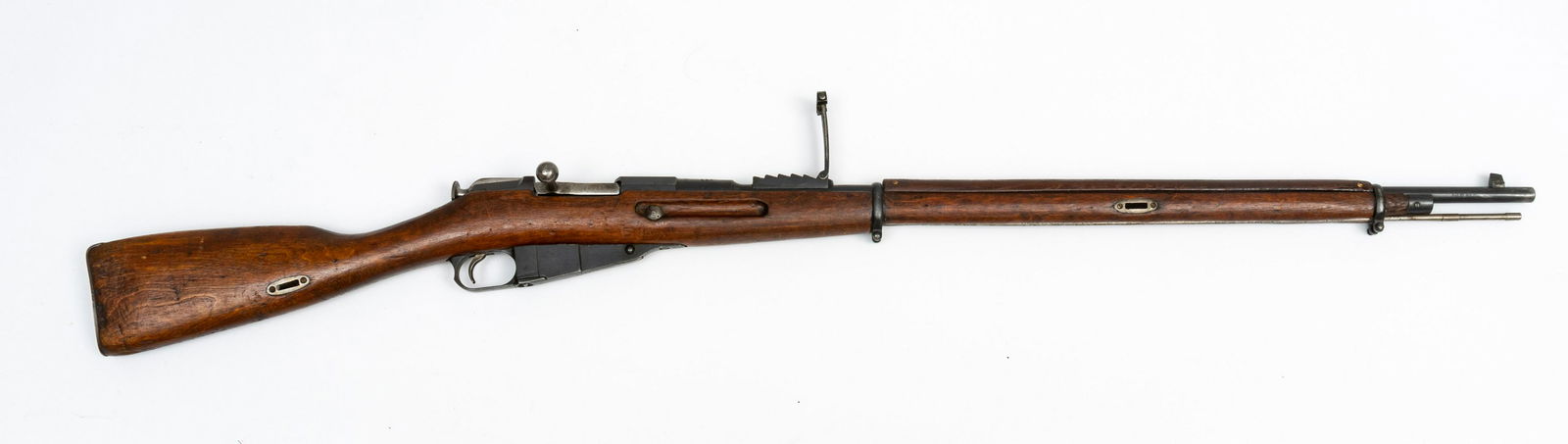 RUSSIAN M91 MOSIN NAGANT BOLT ACTION RIFLE, 7.62, C.: RUSSIAN M91 MOSIN NAGANT BOLT ACTION RIFLE, 7.62, C. 1916, L 32" BARREL, SN 272383F Having a Tula Peter the Great marking dated 1916. Side of the receiver is marked with serial number 2772383F, the bo